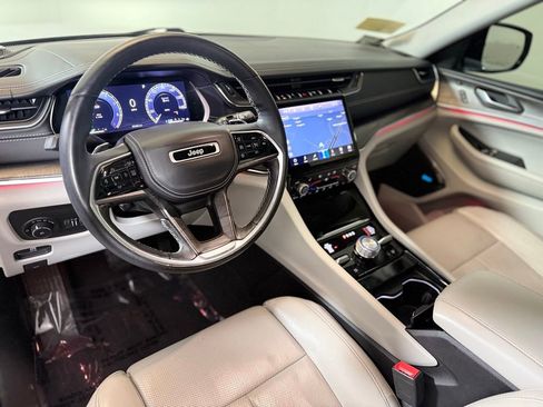 Used 2022 Jeep Grand Cherokee L Overland w/ Luxury Tech Group IV image 18