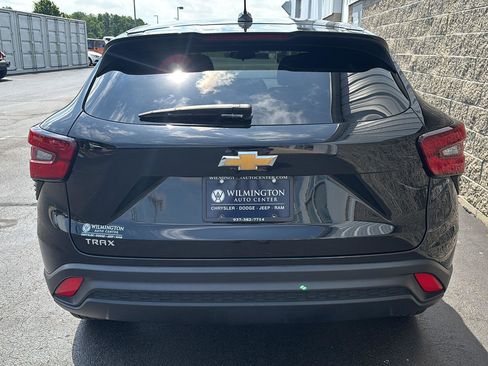 Used 2024 Chevrolet Trax LS FWD image 39