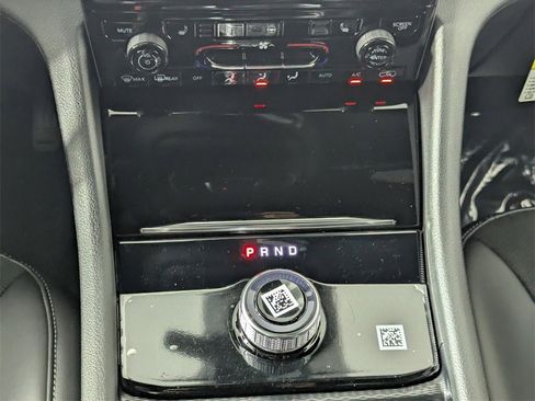 New 2025 Jeep Grand Cherokee Altitude image 21