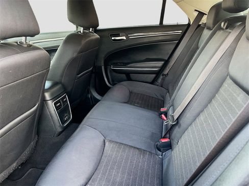 Used 2022 Chrysler 300 Touring w/ Sport Appearance Package image 22