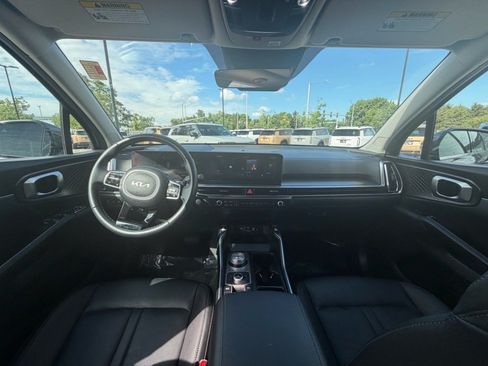 Used 2025 Kia Sorento EX w/ EX Panoramic Sunroof Package AWD/4WD image 8