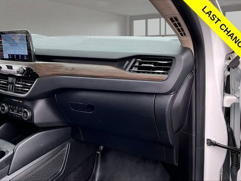 Used 2020 Ford Escape Titanium w/ Titanium Premium Package 2.0 AWD/4WD image 17