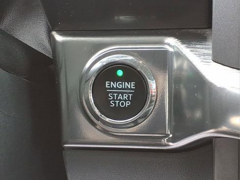 Used 2021 Ford F150 Lariat w/ Trailer Tow Package image 11