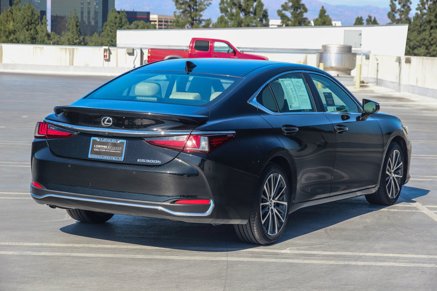 Certified 2024 Lexus ES 300h w/ Premium Package FWD image 5