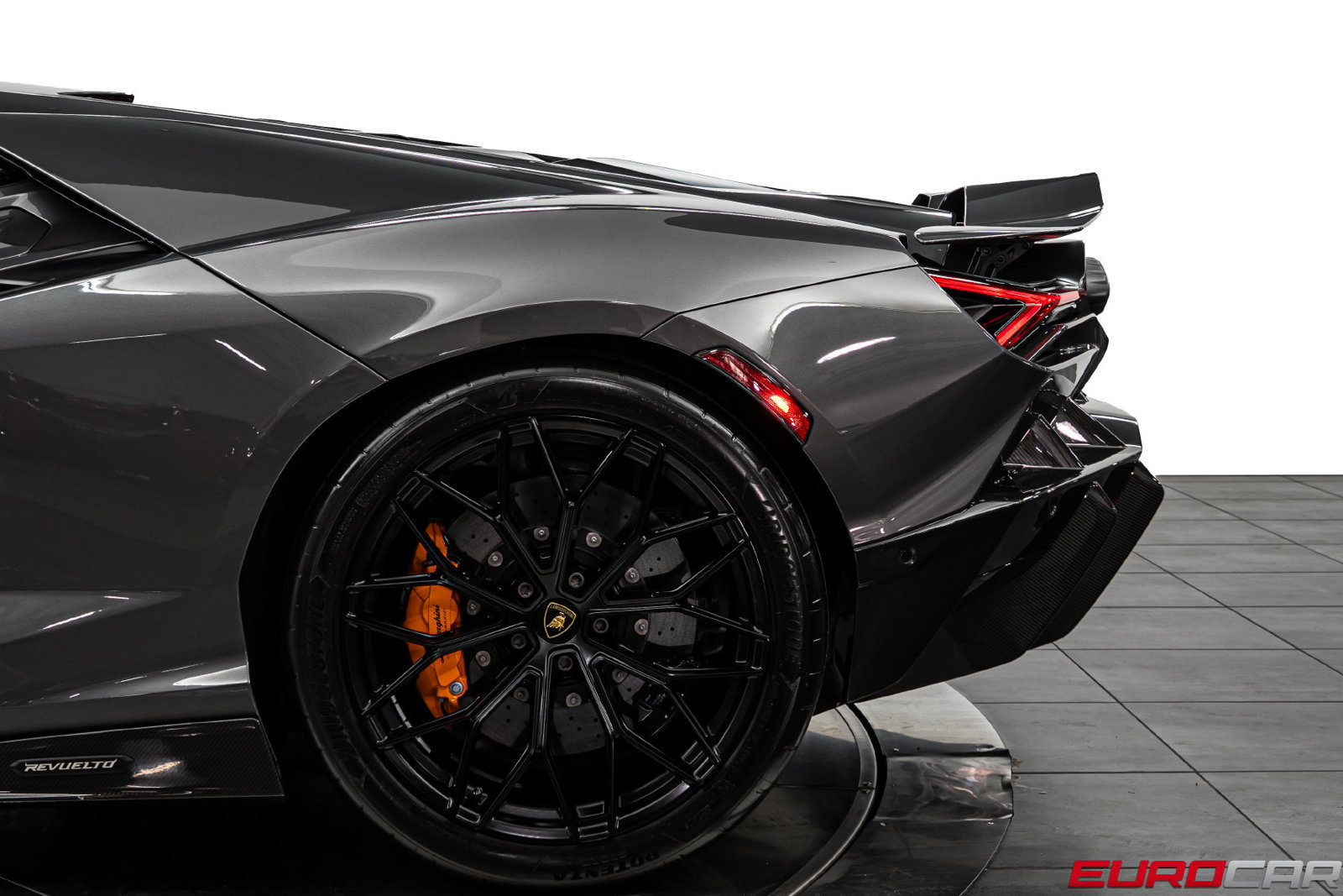 Used 2025 Lamborghini Revuelto AWD/4WD image 21