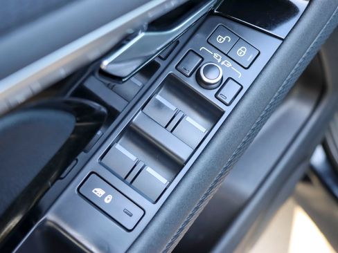 Used 2020 Land Rover Range Rover Evoque S AWD/4WD image 14