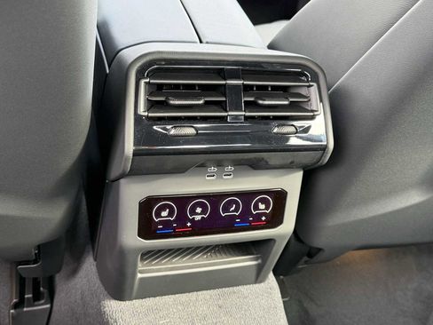 New 2026 BMW M5 w/ Carbon Package image 35