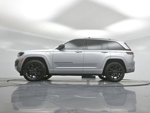 Used 2023 Jeep Grand Cherokee 30th Anniversary AWD/4WD image 8