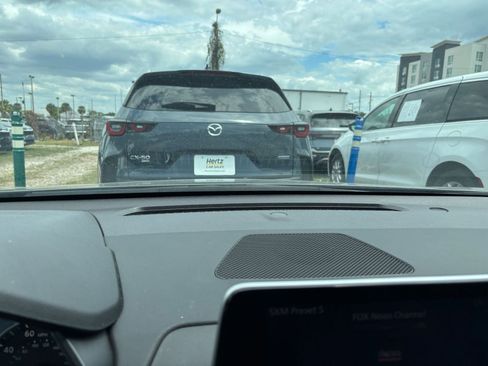 Used 2025 Nissan Altima 2.5 SV FWD image 14