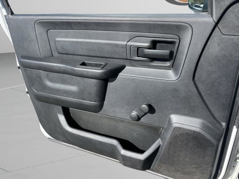 Used 2017 RAM 1500 Tradesman w/ Chrome Appearance Group image 15