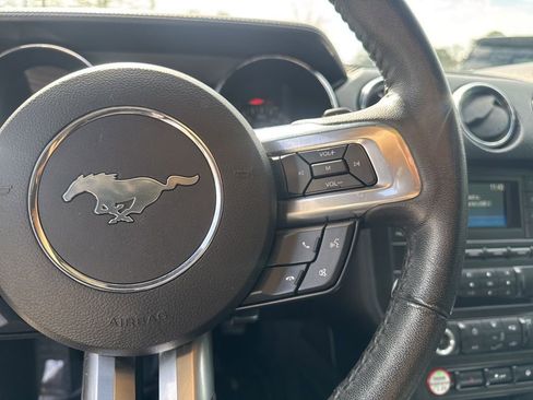 Used 2017 Ford Mustang Coupe image 21