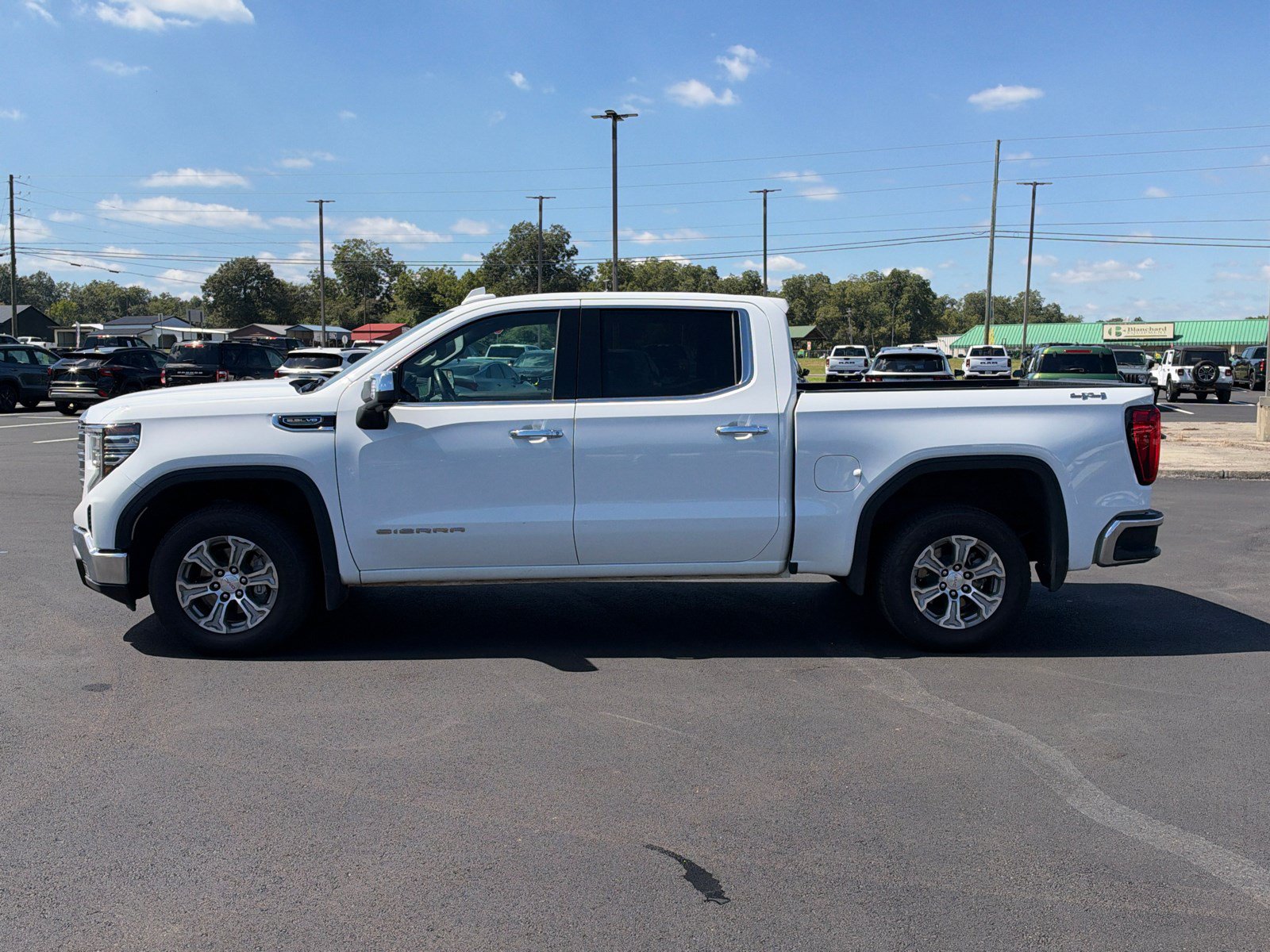 Used 2025 GMC Sierra 1500 SLT AWD/4WD image 8