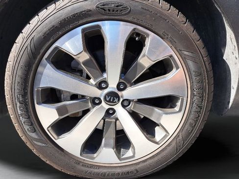 Used 2021 Kia Telluride EX w/ EX Premium Package image 4