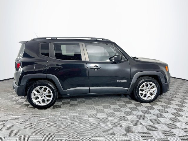 Used 2015 Jeep Renegade Latitude w/ Popular Equipment Group FWD image 9