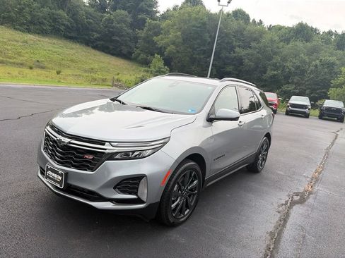 Used 2023 Chevrolet Equinox RS w/ RS Leather Package AWD/4WD image 4