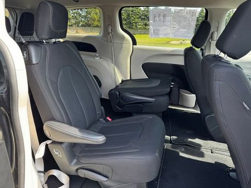 Certified 2023 Chrysler Voyager LX FWD image 15