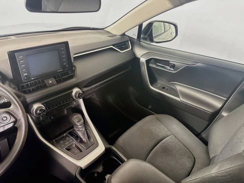 Used 2020 Toyota RAV4 XLE FWD image 20