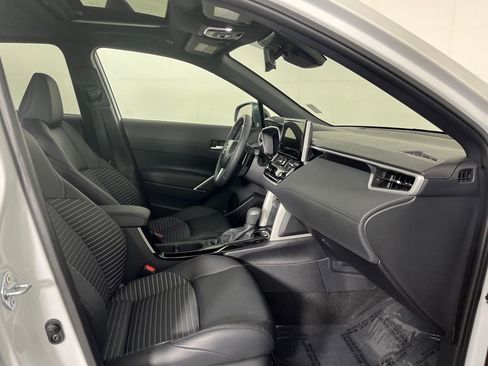 Used 2025 Toyota Corolla Cross AWD Hybrid image 17