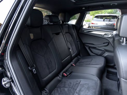 Certified 2021 Porsche Macan AWD/4WD image 51