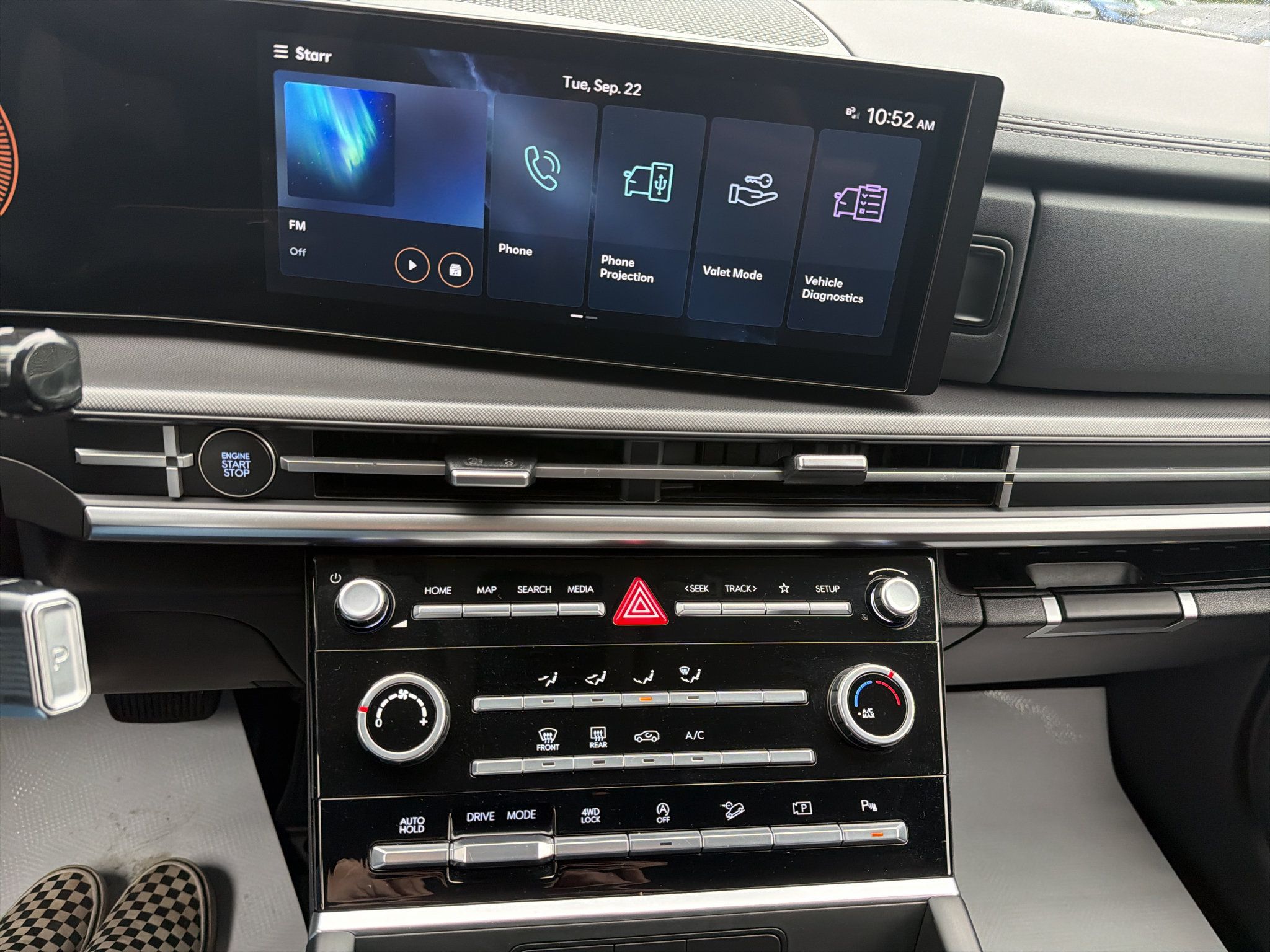 Certified 2025 Hyundai Santa Fe SE AWD/4WD image 17