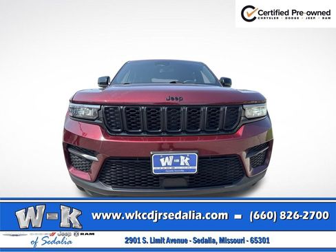 Certified 2023 Jeep Grand Cherokee Altitude AWD/4WD image 15