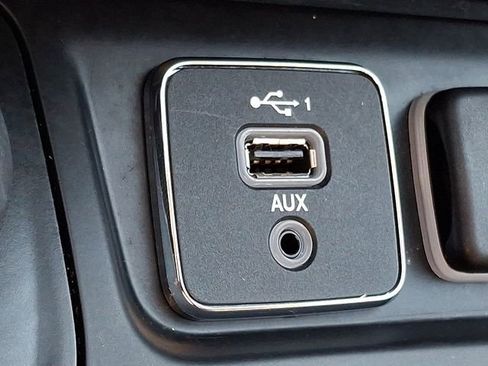 Used 2021 Jeep Cherokee Latitude Plus image 26