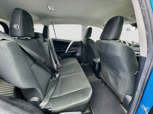 Used 2018 Toyota RAV4 LE w/ All Weather Liner Package FWD image 17