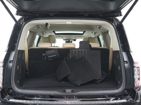 Used 2025 Nissan Armada Platinum image 18