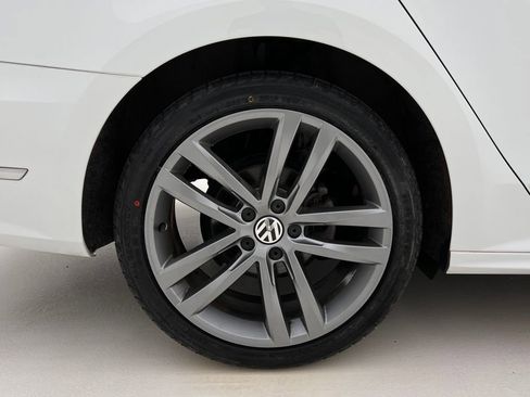 Used 2019 Volkswagen Passat 2.0T SE R-Line FWD image 26