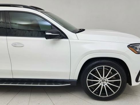 Used 2025 Mercedes-Benz GLS 450 4MATIC image 7