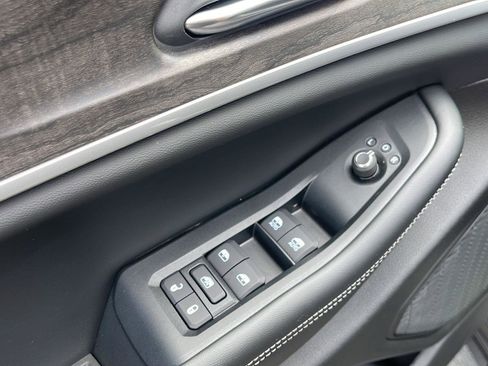 New 2026 Jeep Grand Cherokee L 4WD image 12