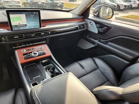 Used 2024 Lincoln Aviator Reserve w/ Equipment Group 201A image 14