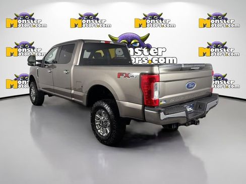 Used 2018 Ford F250 XLT w/ XLT Premium Package image 7