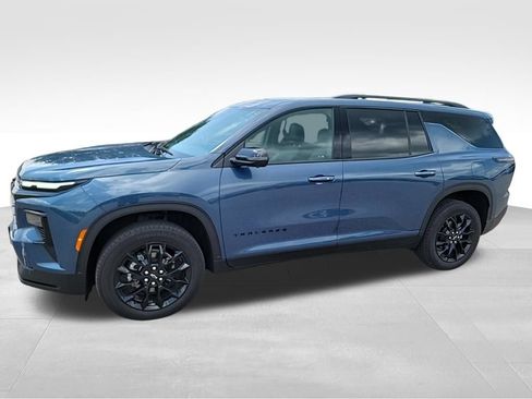 Used 2024 Chevrolet Traverse LT w/ Midnight/Sport Edition AWD/4WD image 8