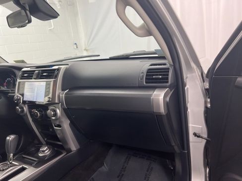 Used 2022 Toyota 4Runner SR5 Premium image 20