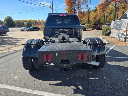 Used 2018 RAM 3500 Tradesman w/ Chrome Appearance Group image 5