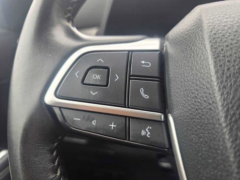Used 2023 Toyota Highlander LE FWD image 35