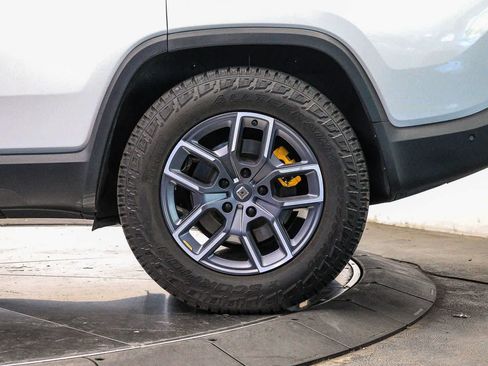 Used 2023 Rivian R1S Adventure AWD/4WD image 10