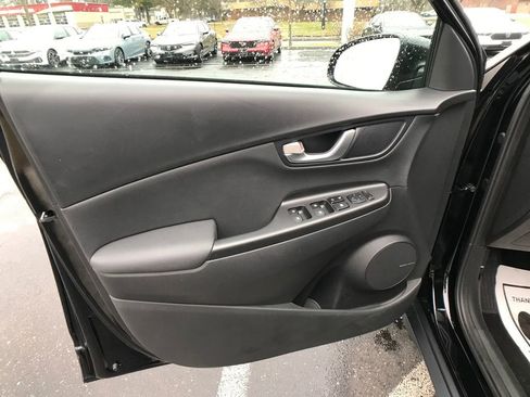 Used 2023 Hyundai Kona Limited image 17