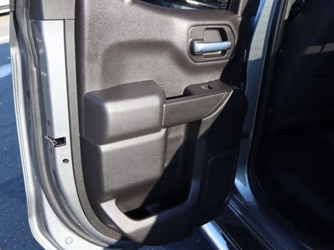 Used 2021 Chevrolet Silverado 1500 LT AWD/4WD image 31