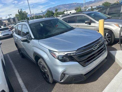Used 2026 Subaru Forester Premium w/ Premium/Sport Hybrid Package AWD/4WD image 3