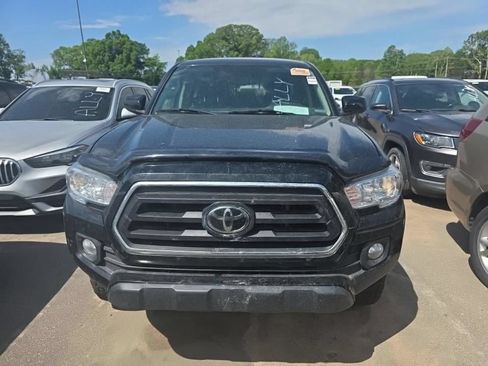 Used 2022 Toyota Tacoma SR5 RWD image 2