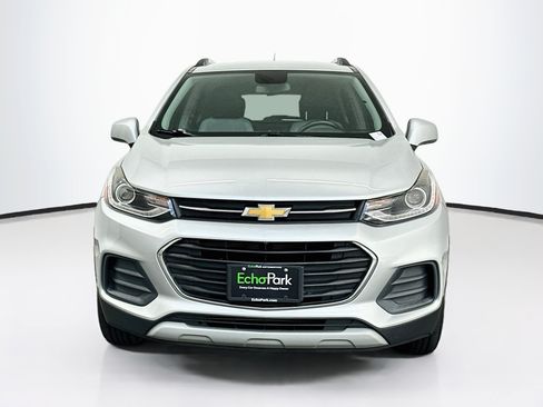 Used 2022 Chevrolet Trax LT w/ Driver Confidence Package AWD/4WD image 2