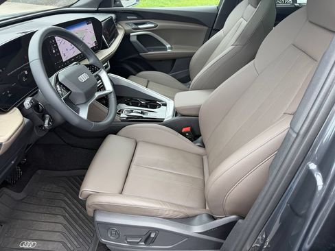 Certified 2025 Audi Q5 Prestige AWD/4WD image 3