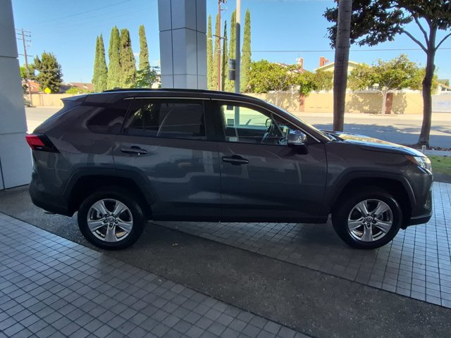Used 2023 Toyota RAV4 XLE w/ Convenience Package FWD image 4