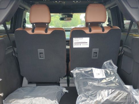 New 2024 Ford Bronco Heritage Edition image 9