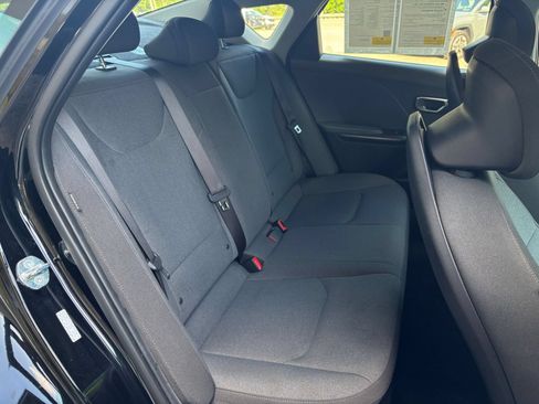 Used 2025 Kia K4 FWD image 33