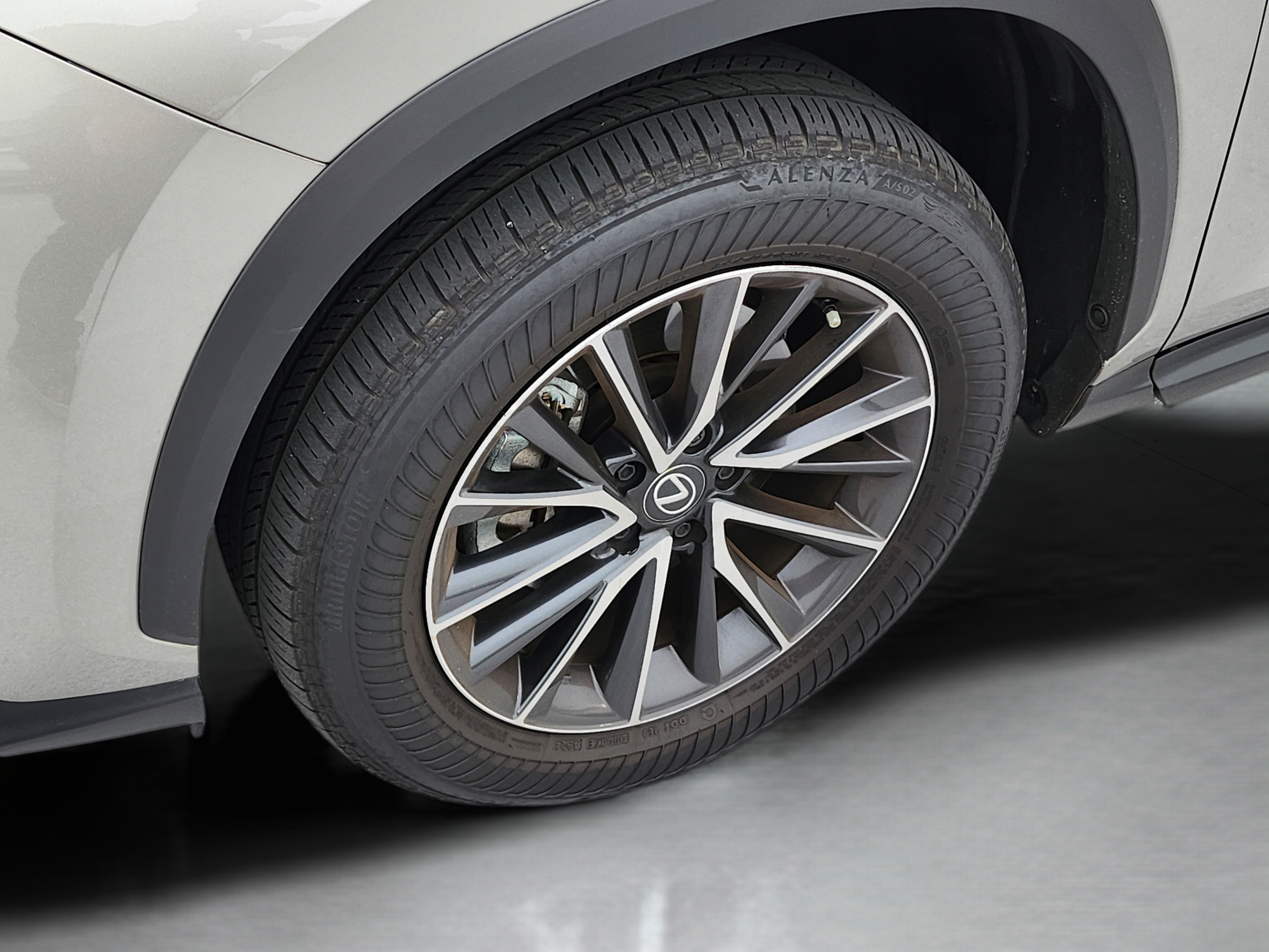 Used 2025 Lexus NX 250 FWD w/ Accessory Package (2T) image 31