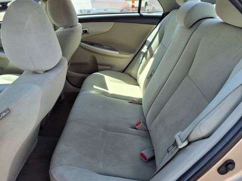 Used 2013 Toyota Corolla LE FWD image 10