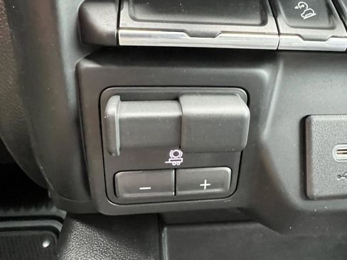 Used 2022 GMC Sierra 2500 AT4 w/ Gooseneck/5TH Wheel Package AWD/4WD image 35